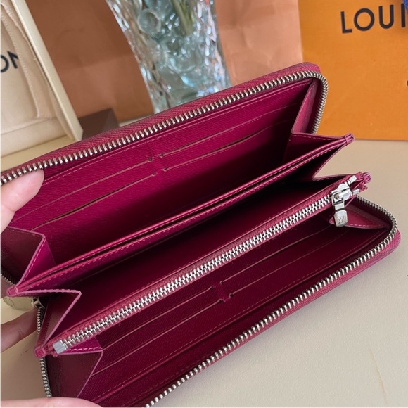 Authentic Louis Vuitton zippy long wallet❤️❤️❤️❤️ - Picture 9 of 13
